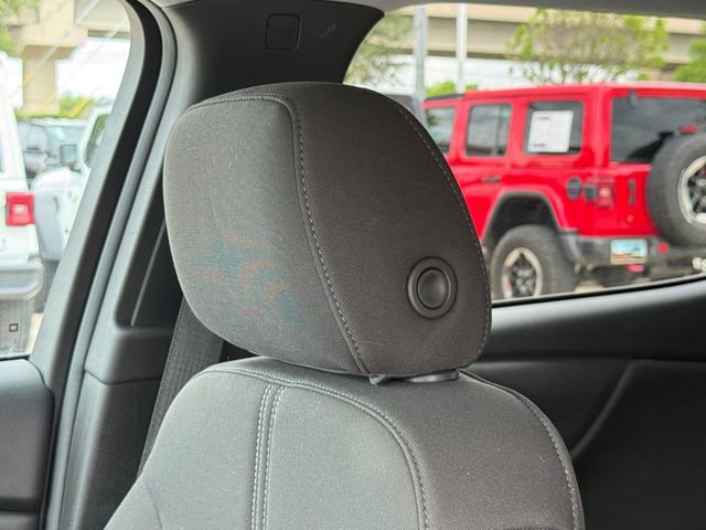 Used 2022 Chevrolet Blazer LT FWD image 12
