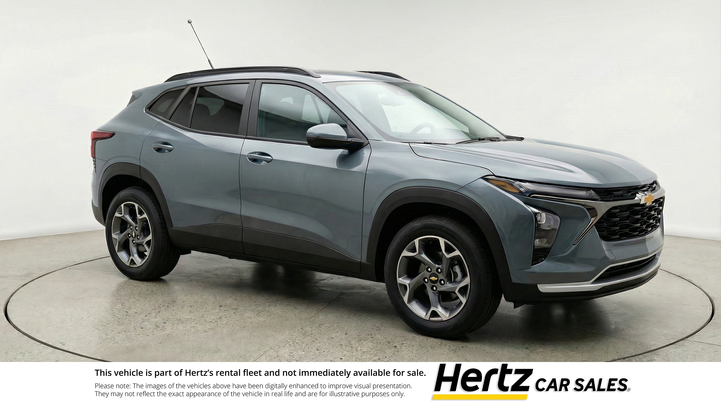 Used 2025 Chevrolet Trax LT image 1