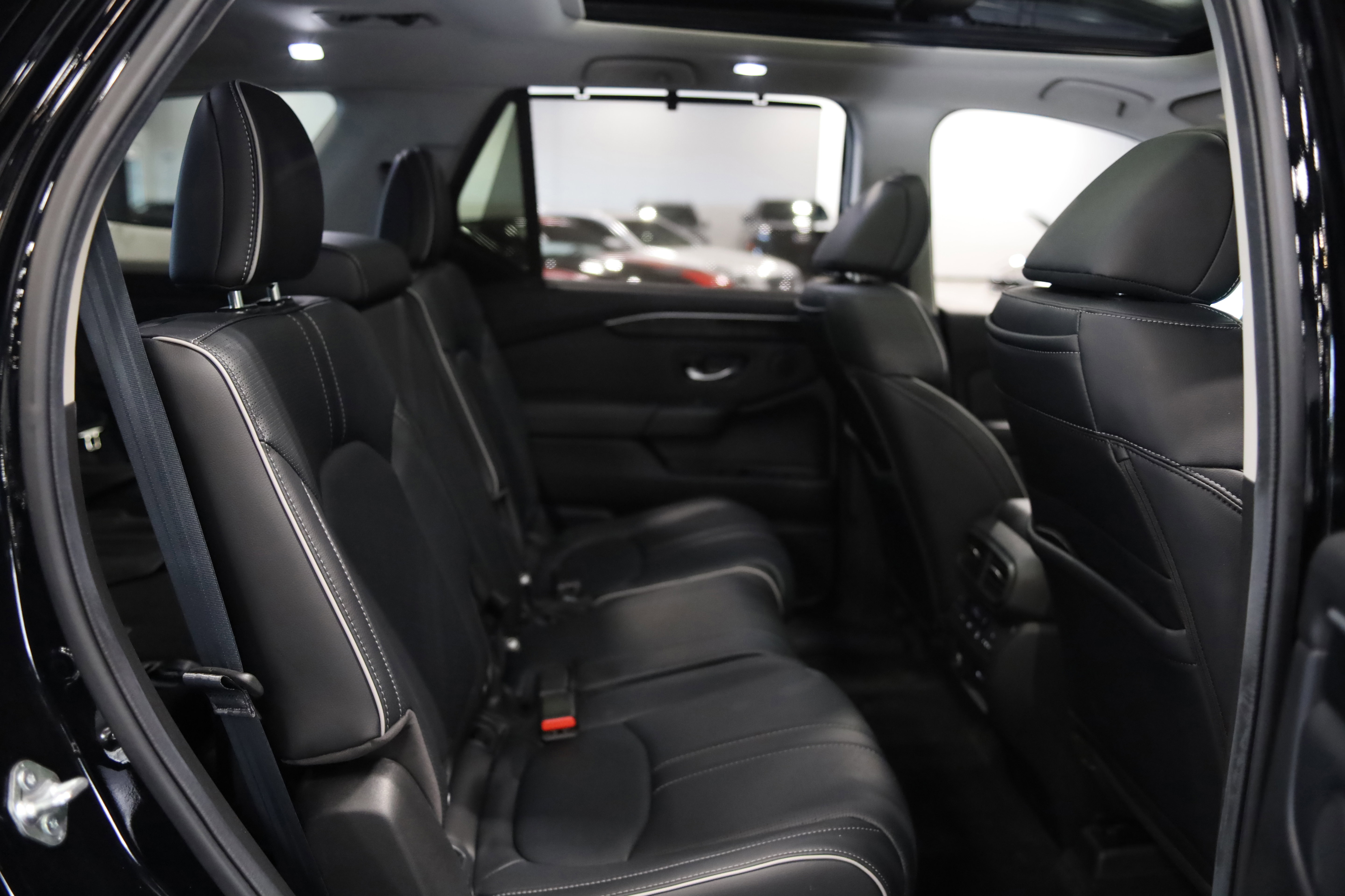 Used 2025 Honda Pilot Elite image 41