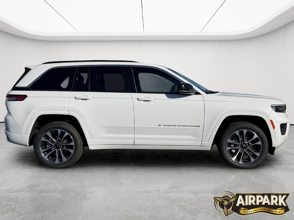 New 2025 Jeep Grand Cherokee Overland w/ Adv Protech Group III AWD/4WD image 3