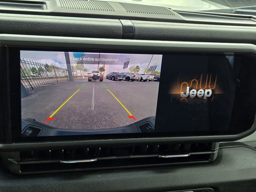 Used 2024 Jeep Gladiator Sport image 25