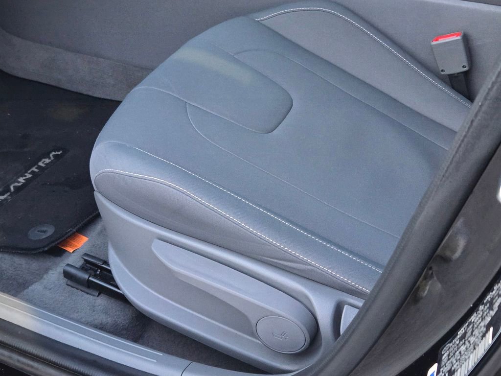 Used 2024 Hyundai Elantra SEL w/ Convenience Package image 30