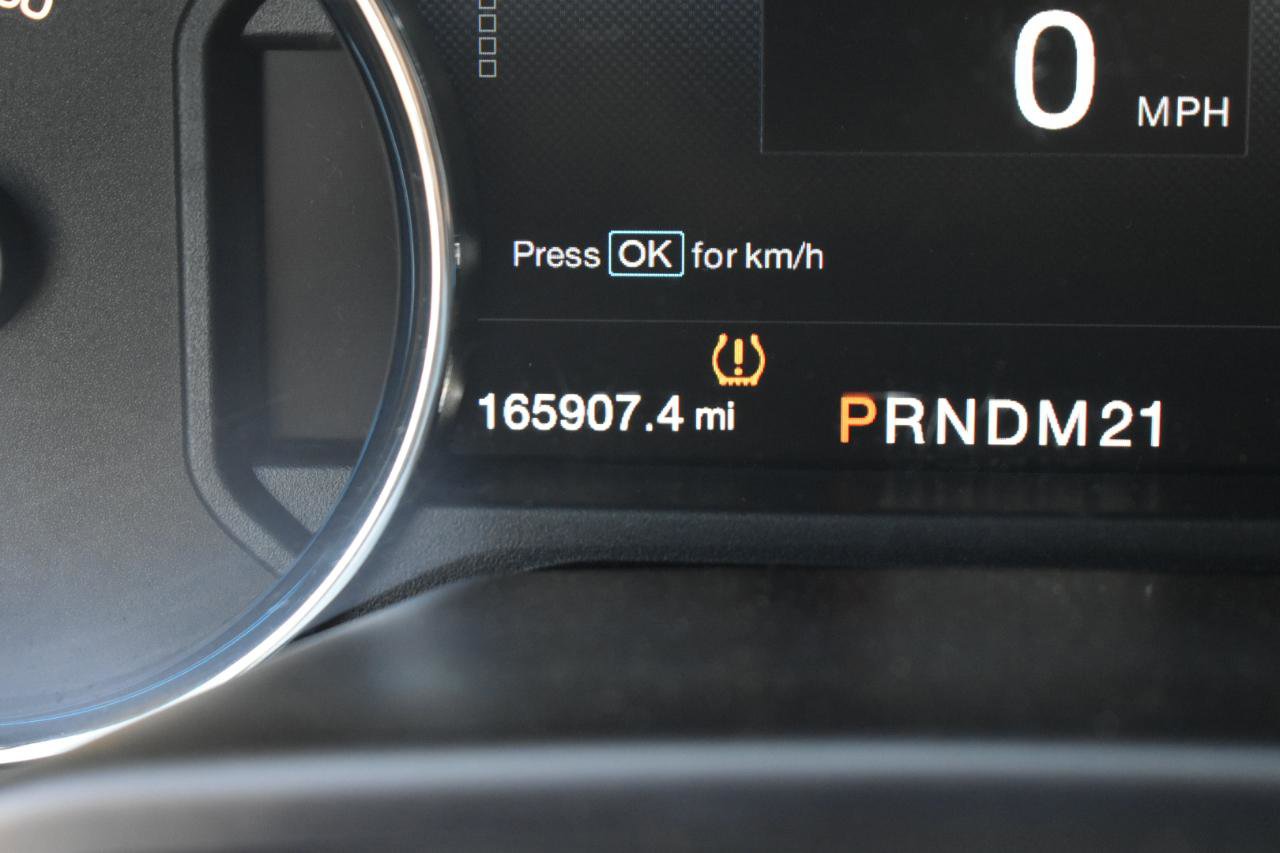 Used 2015 Ford F150 Platinum w/ Equipment Group 701A Luxury AWD/4WD image 17