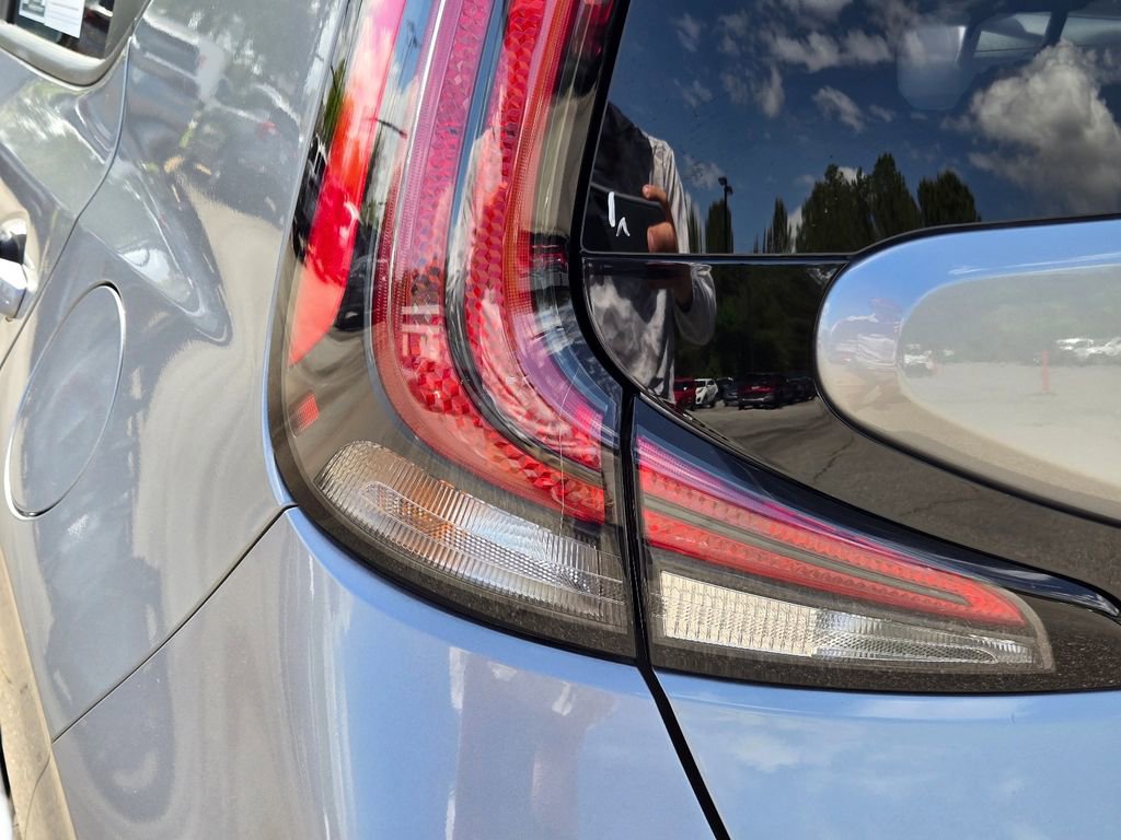 Used 2025 Kia Soul LX image 12