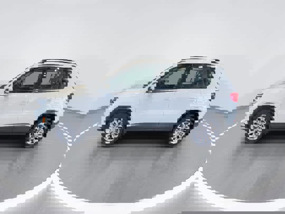 Used 2017 Volkswagen Tiguan Limited w/ Premium Package image 5