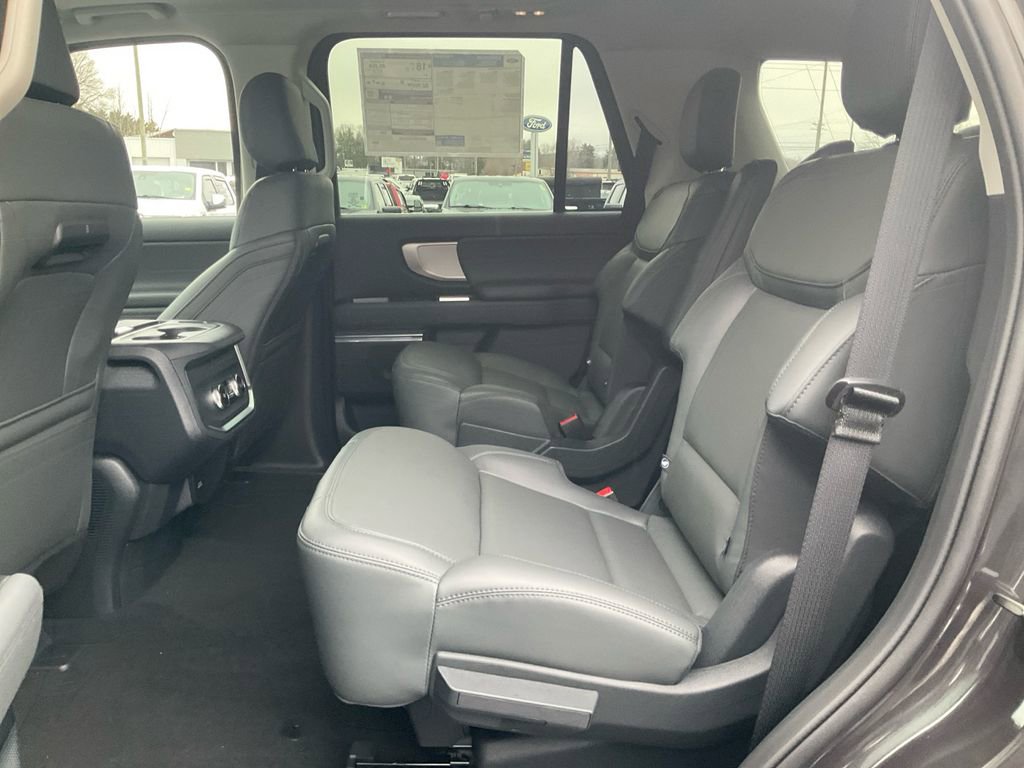 New 2026 Ford Expedition Active image 14