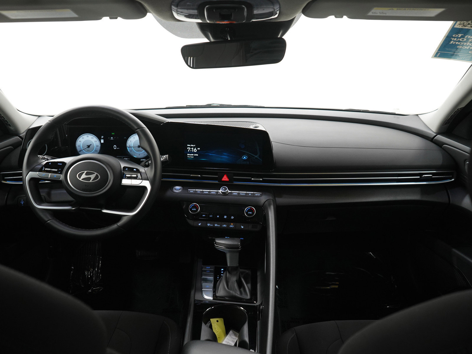 Used 2025 Hyundai Elantra SEL FWD image 13
