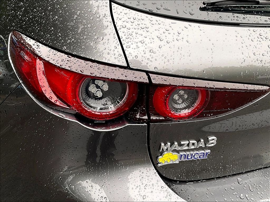 Used 2019 MAZDA MAZDA3 Hatchback w/ Premium Package FWD image 32