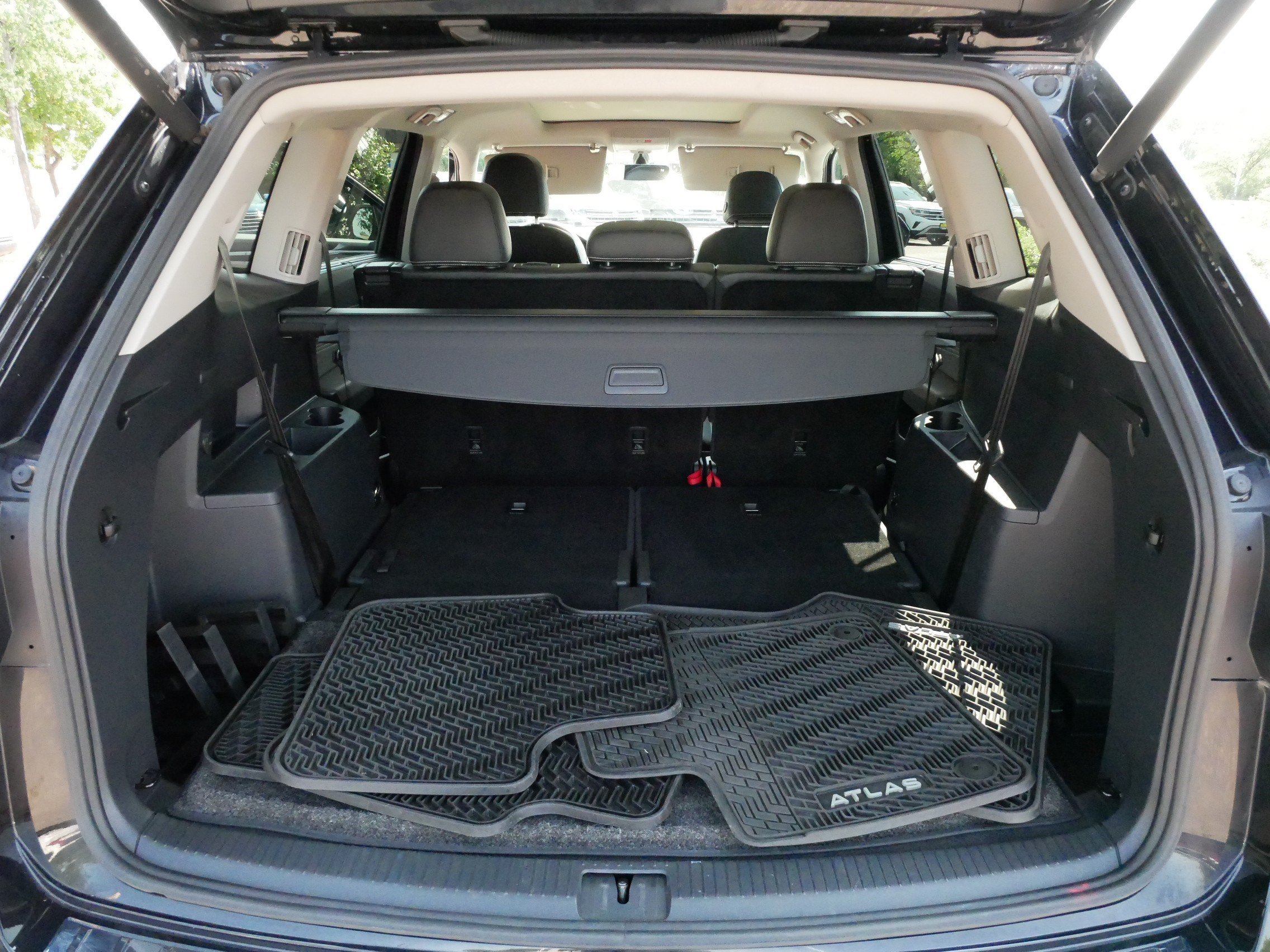 Certified 2023 Volkswagen Atlas SE w/ Panoramic Sunroof Package AWD/4WD image 18