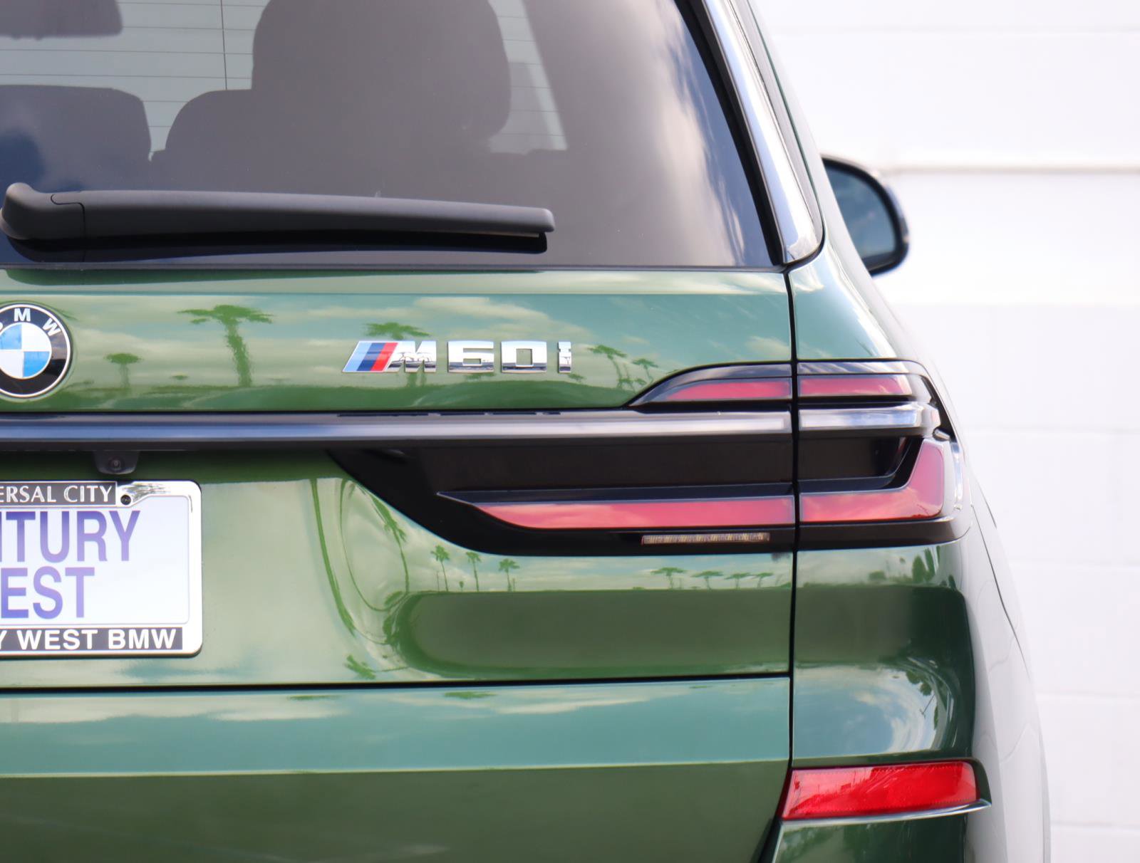 Used 2024 BMW X7 M60i w/ Executive Package image 8