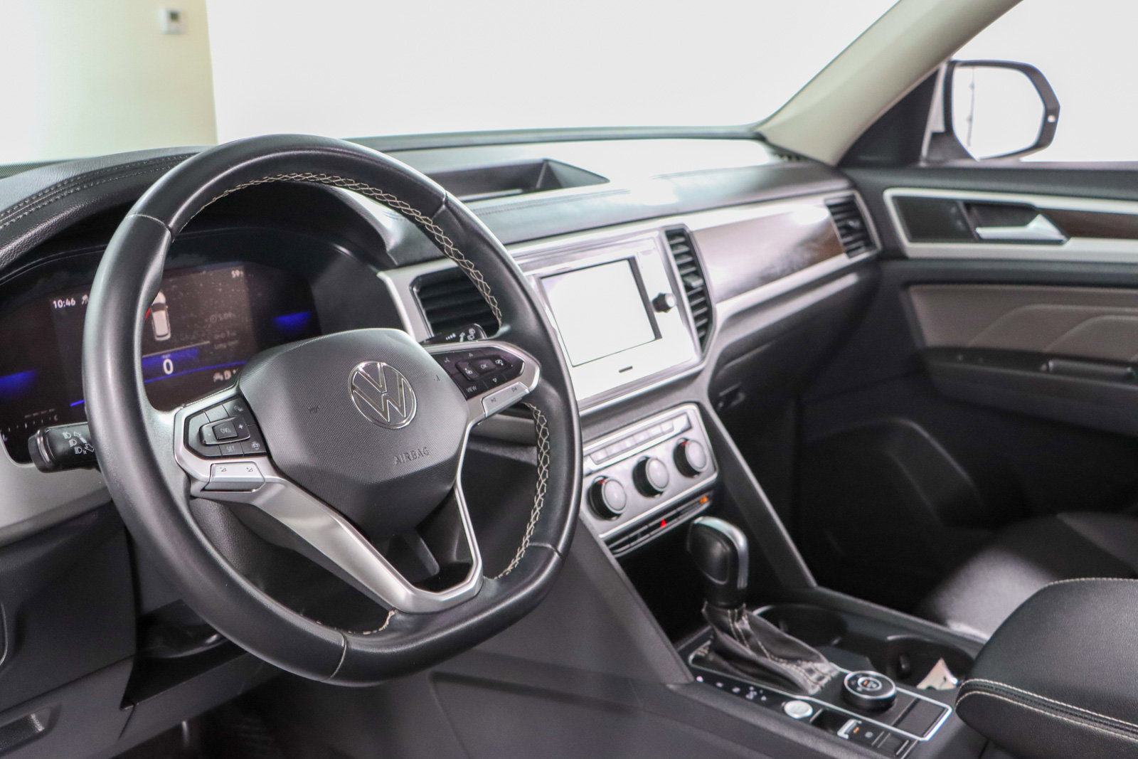 Used 2023 Volkswagen Atlas SE image 22