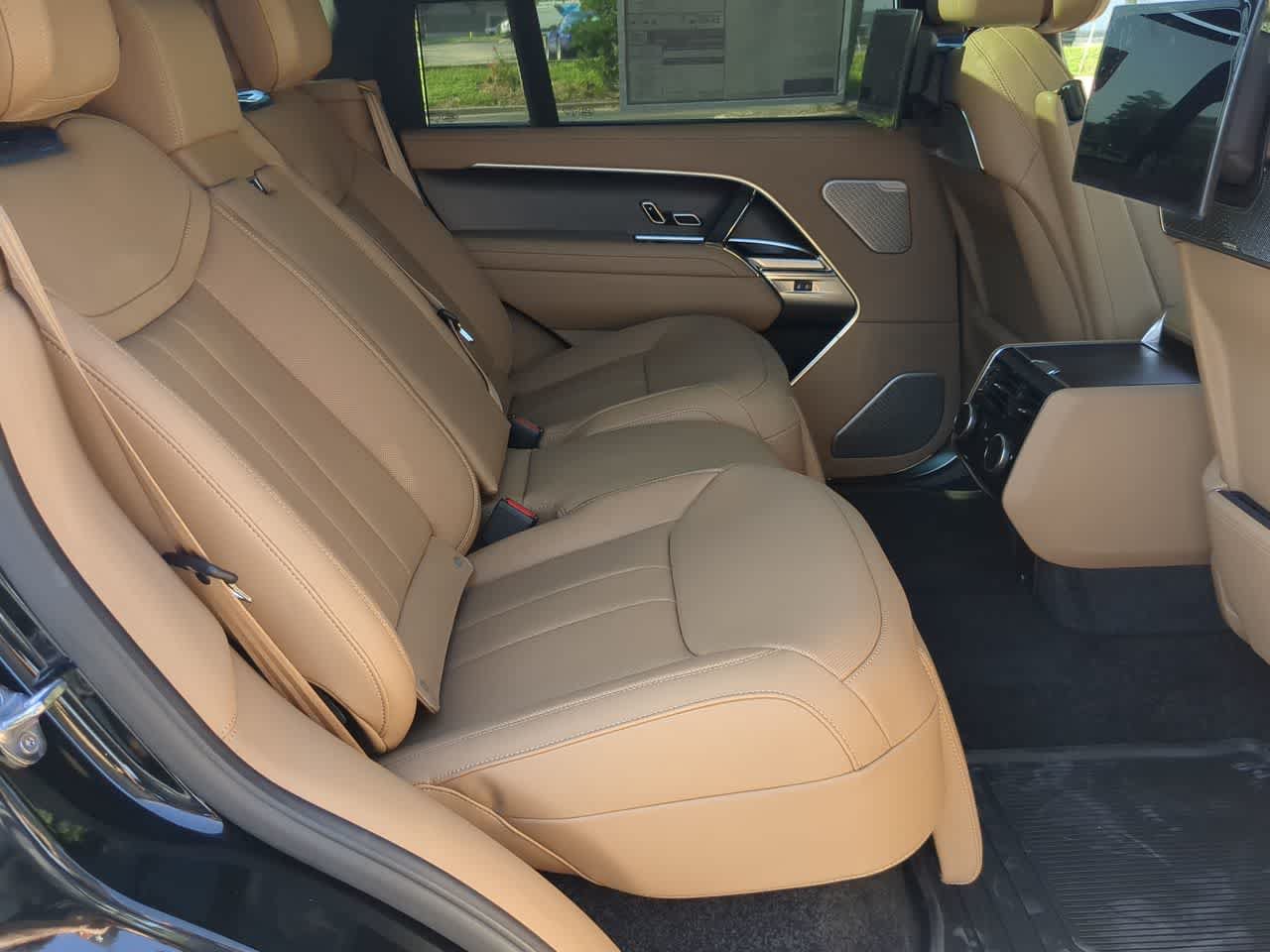 New 2026 Land Rover Range Rover Long Wheelbase Autobiography AWD/4WD image 22
