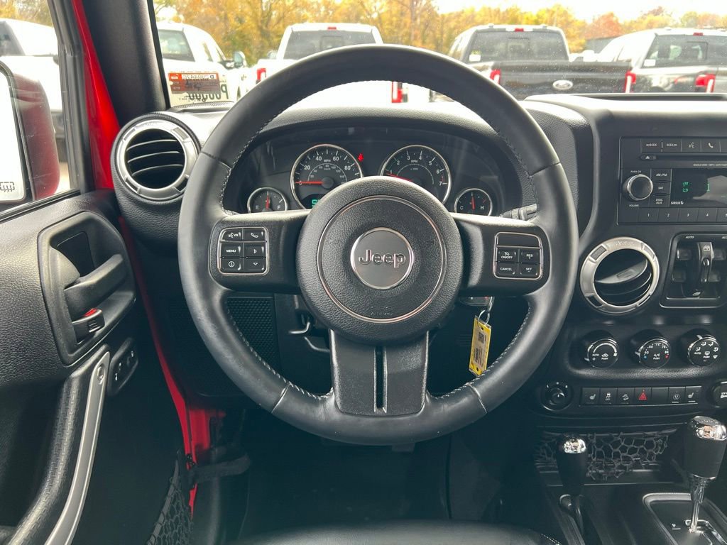 Used 2015 Jeep Wrangler Unlimited Sahara w/ Connectivity Group image 34