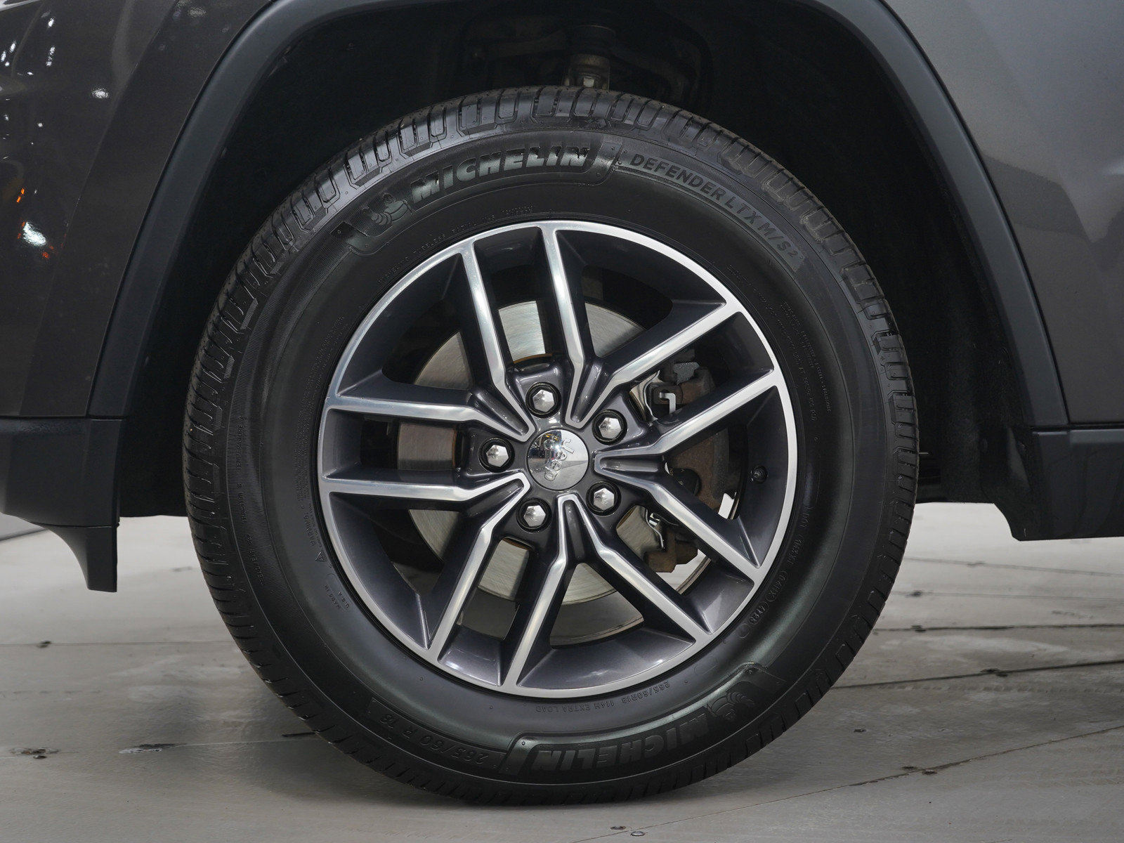 Used 2018 Jeep Grand Cherokee Limited w/ Trailer Tow Group IV image 30