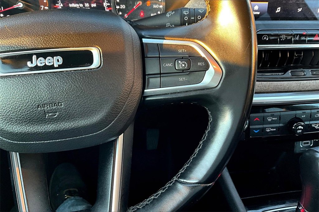 Used 2022 Jeep Compass Latitude image 16