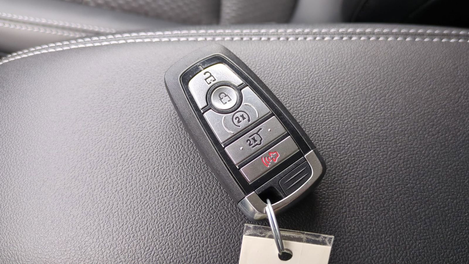 New 2025 Ford Escape SE FWD image 32
