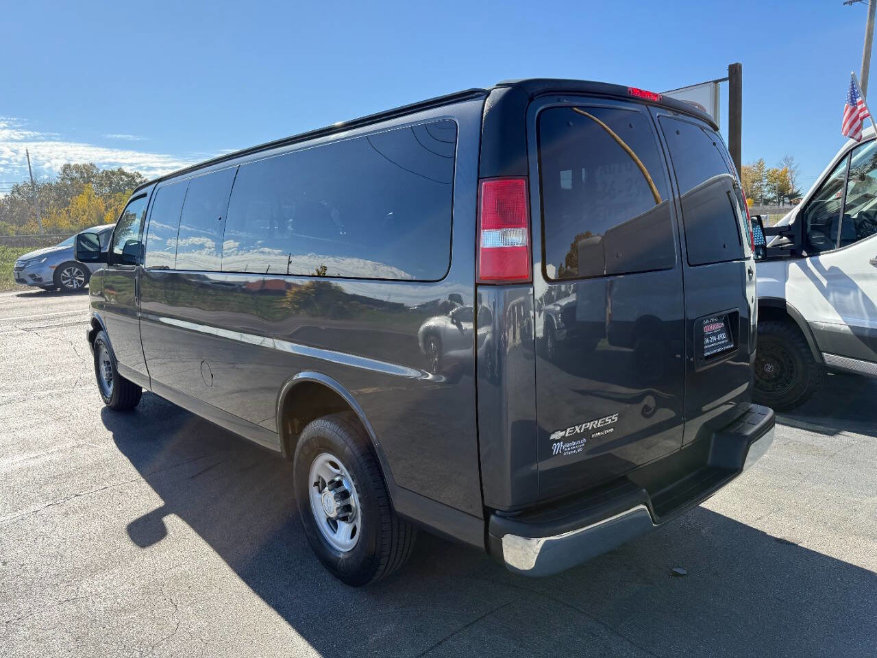 Used 2016 Chevrolet Express 3500 LT w/ LT Preferred Equipment Group image 7