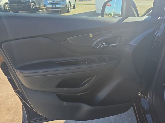 Used 2022 Buick Encore Preferred image 10