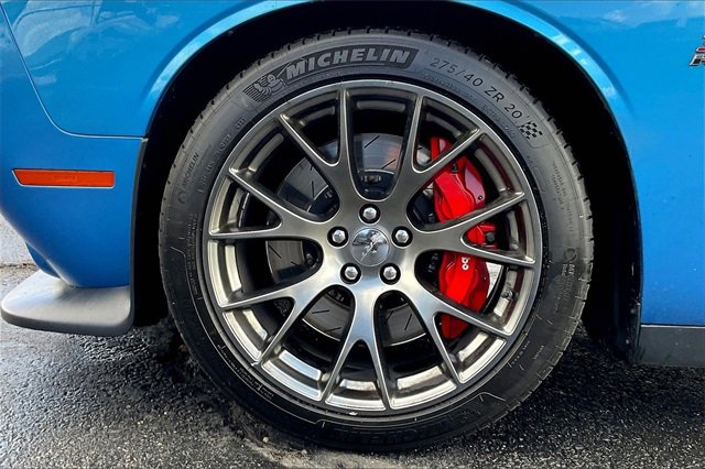 Used 2015 Dodge Challenger SRT image 8