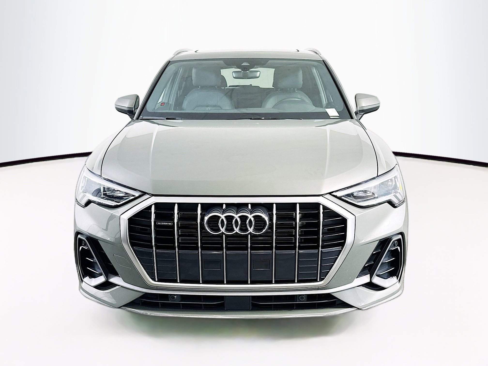 Used 2025 Audi Q3 2.0T Premium AWD/4WD image 2
