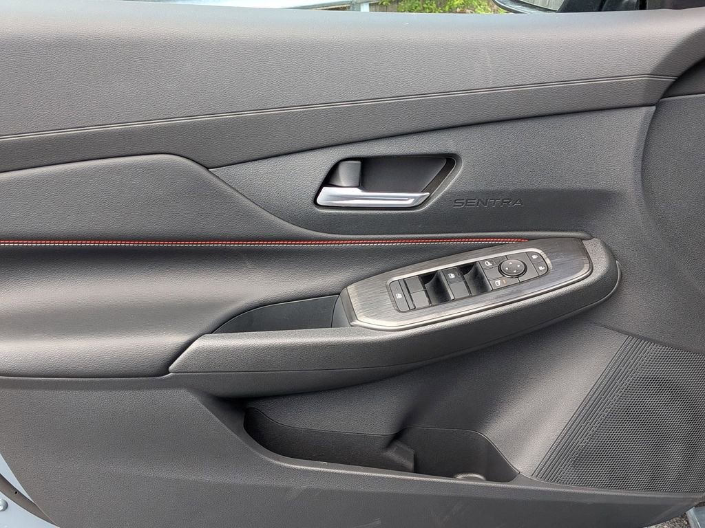 New 2026 Nissan Sentra SR FWD image 9
