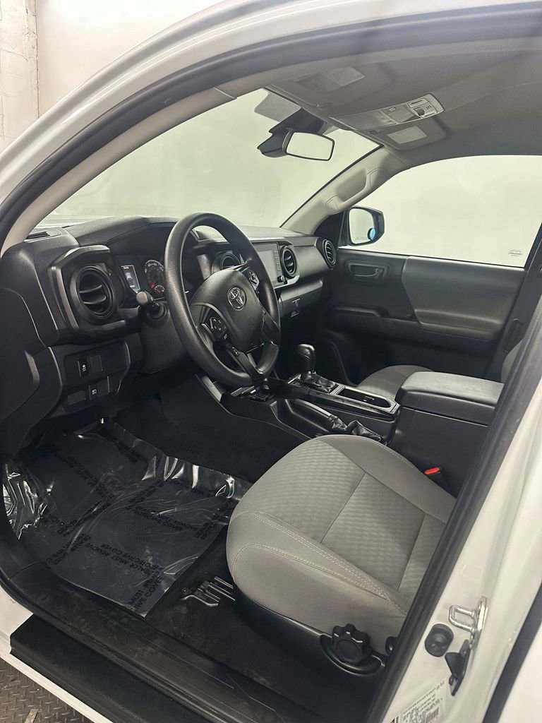Used 2022 Toyota Tacoma SR image 9