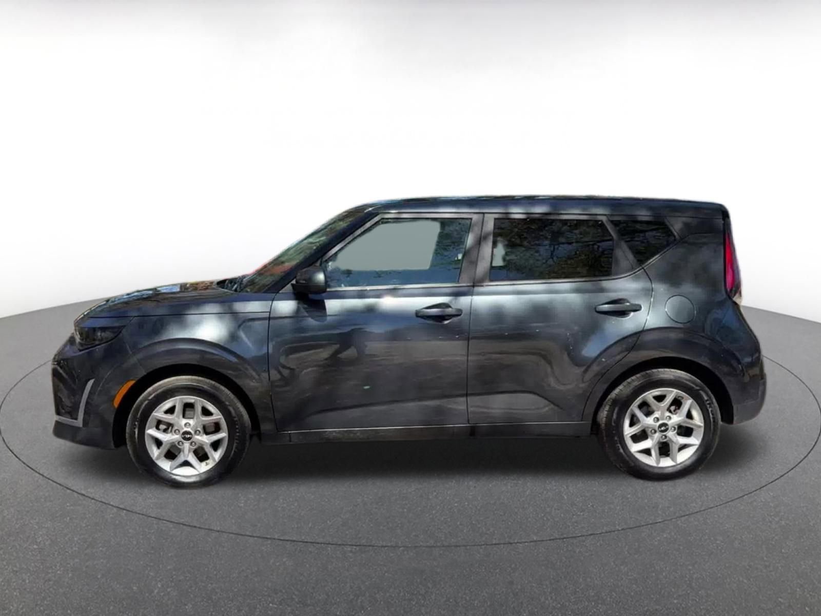 Used 2025 Kia Soul LX w/ LX Technology Package image 9