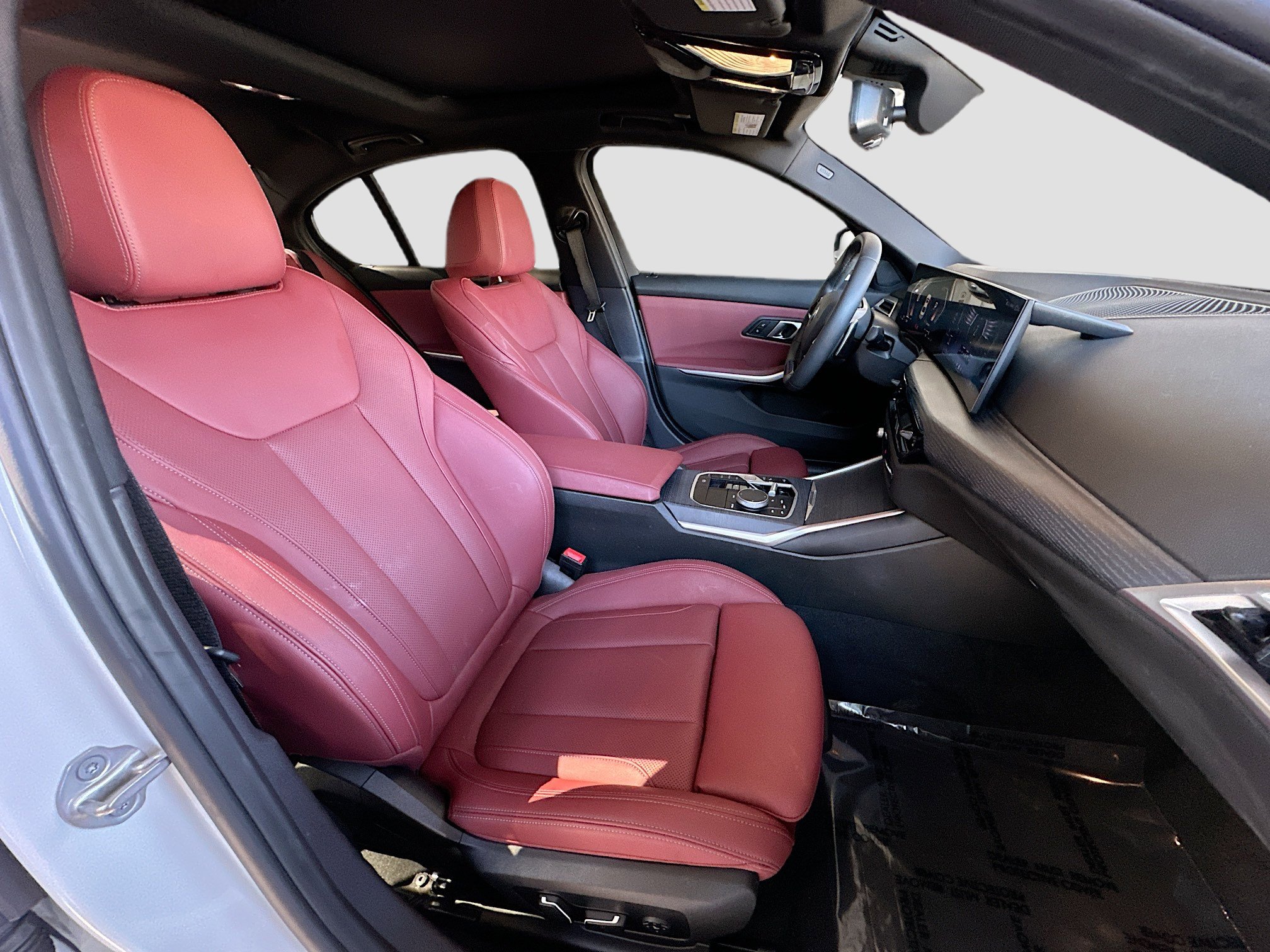 Used 2025 BMW 330i Sedan w/ M Sport Package image 29