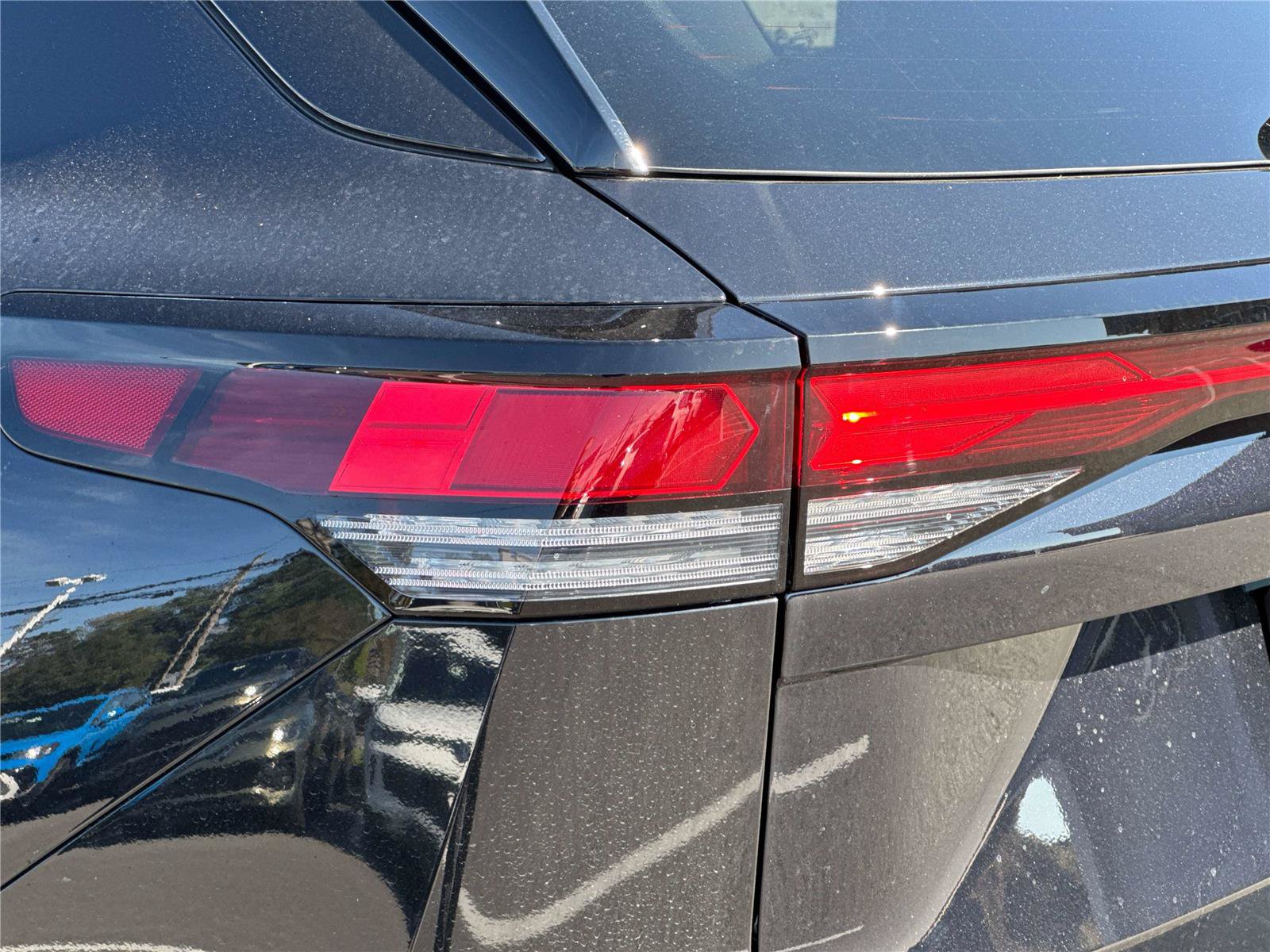New 2026 Volkswagen Tiguan SE R-Line AWD/4WD image 8