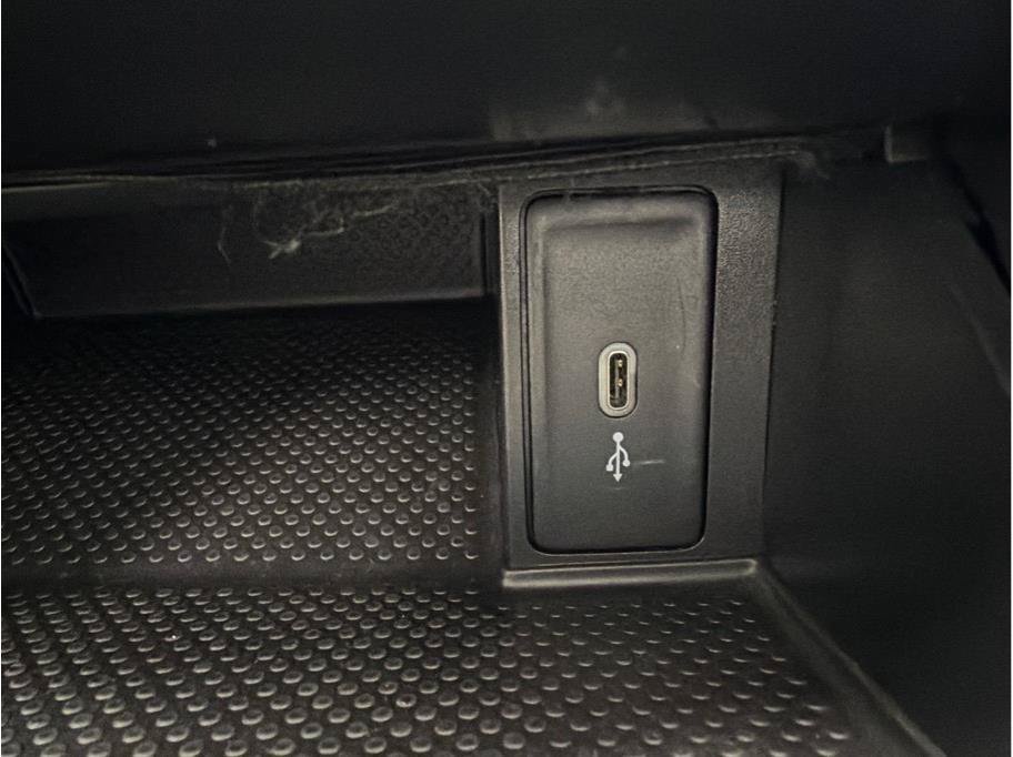 Used 2021 Volkswagen Golf 4-Door FWD image 24
