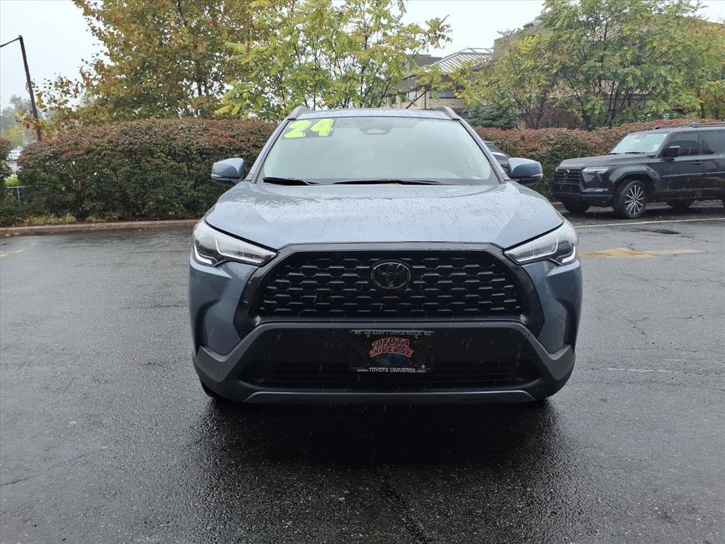 Certified 2024 Toyota Corolla Cross LE image 2