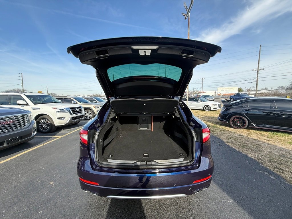 Used 2019 Maserati Levante GranLusso image 18
