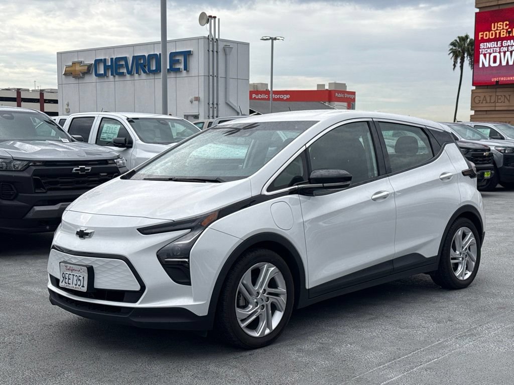 Used 2023 Chevrolet Bolt LT w/ Driver Confidence Package FWD image 1