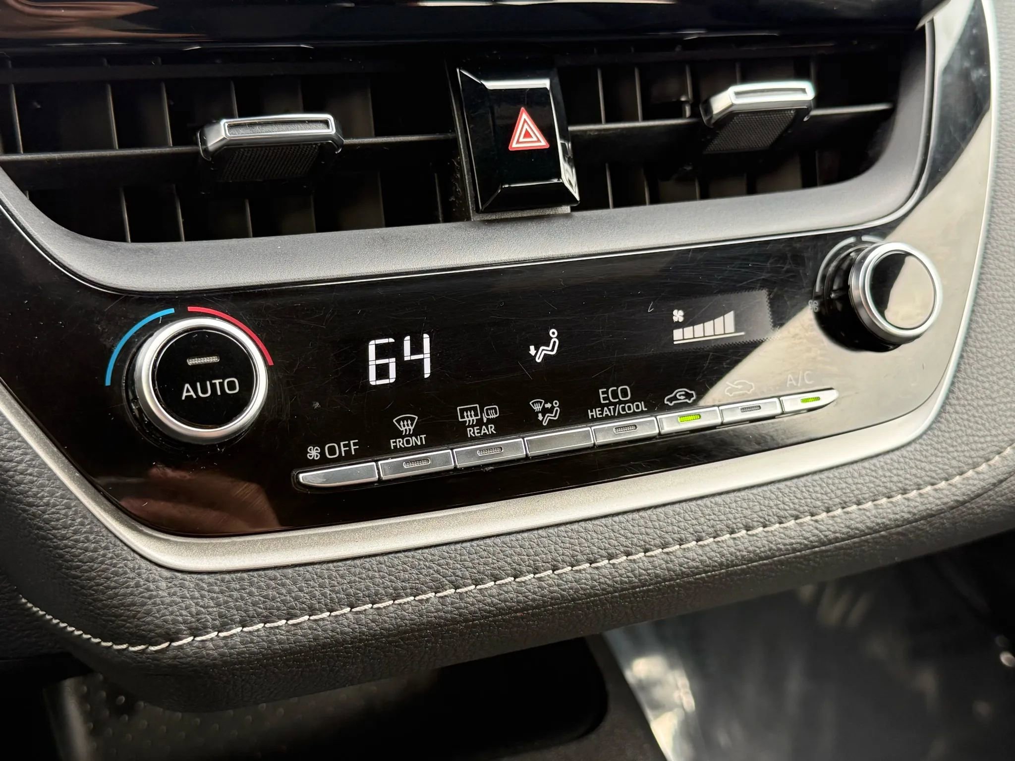 Used 2022 Toyota Corolla Hatchback image 37