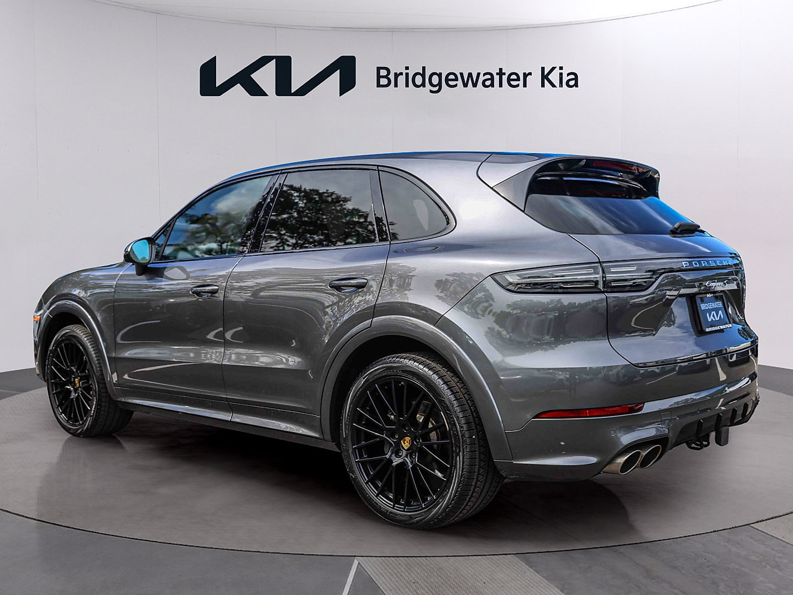 Used 2022 Porsche Cayenne S AWD/4WD image 4