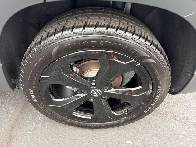 Used 2025 Volkswagen Taos SE AWD/4WD image 24
