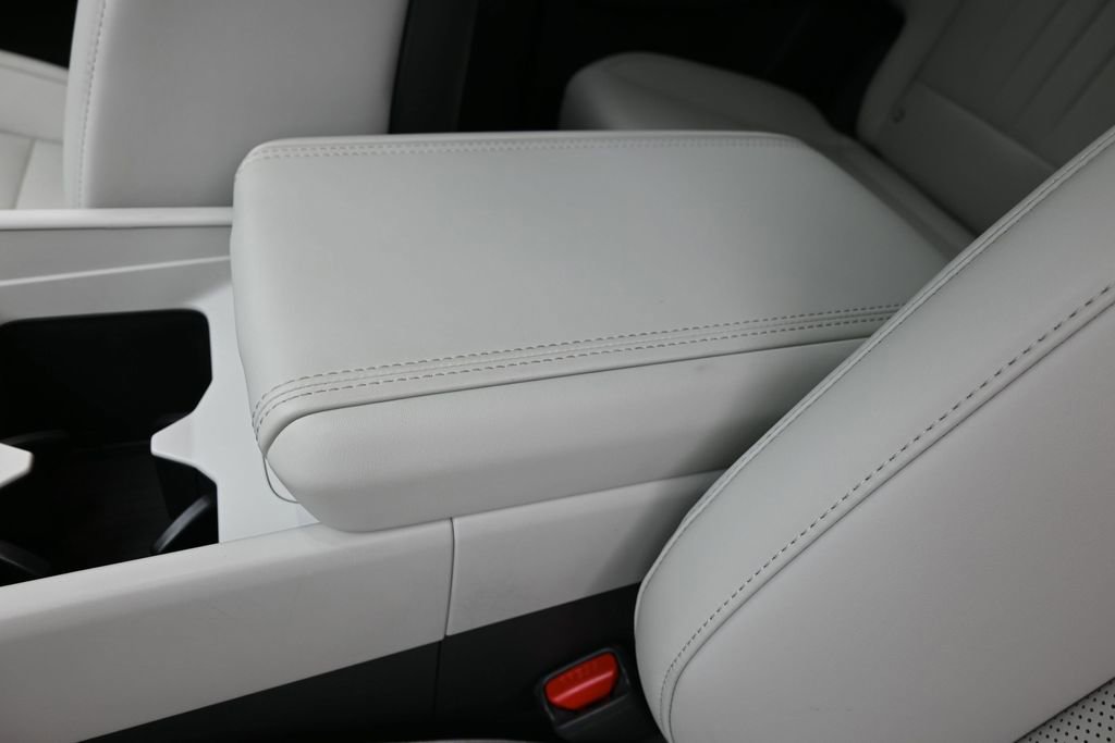 Used 2026 Hyundai Santa Fe SEL FWD image 16