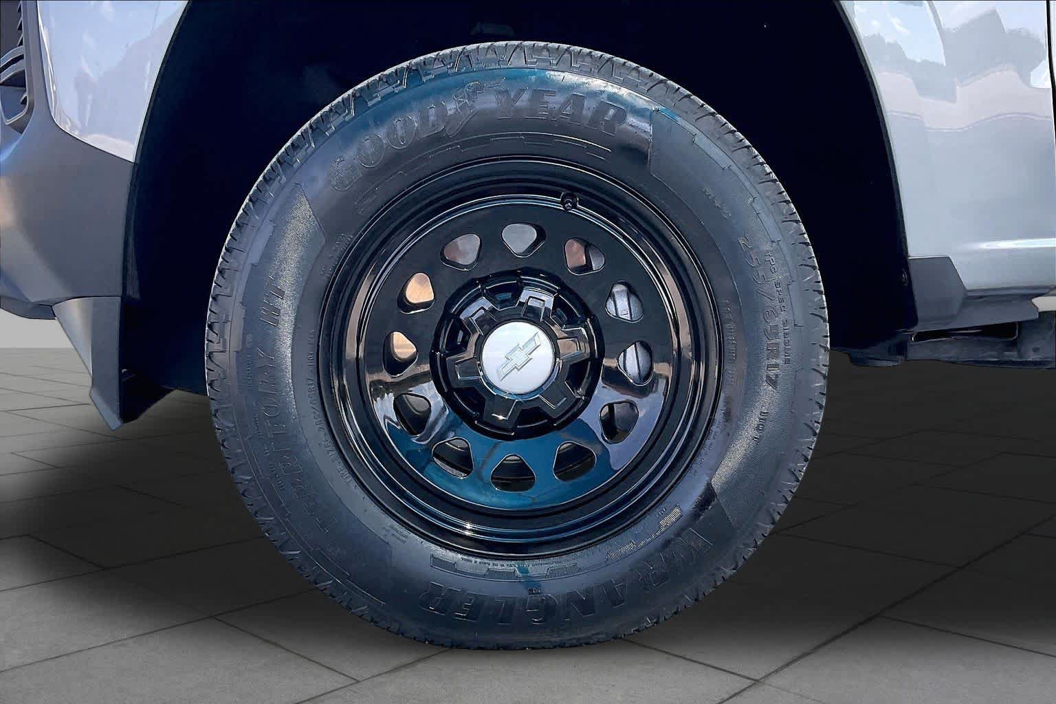 Used 2026 Chevrolet Colorado W/T RWD image 10