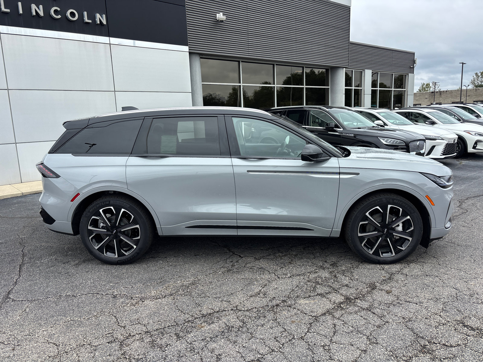 New 2026 Lincoln Nautilus Reserve AWD/4WD image 8