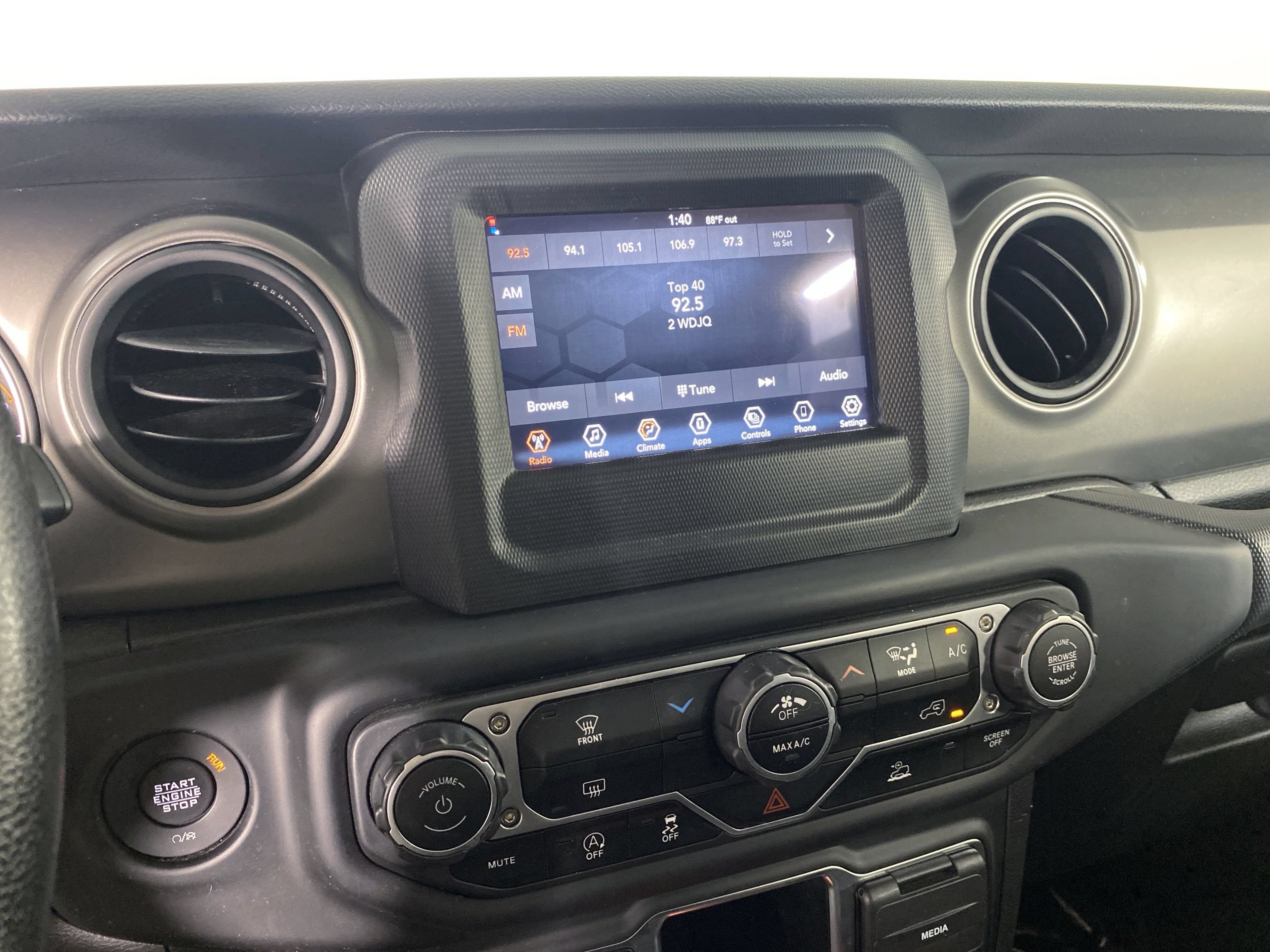Used 2023 Jeep Gladiator Sport w/ Off Road Group AWD/4WD image 27