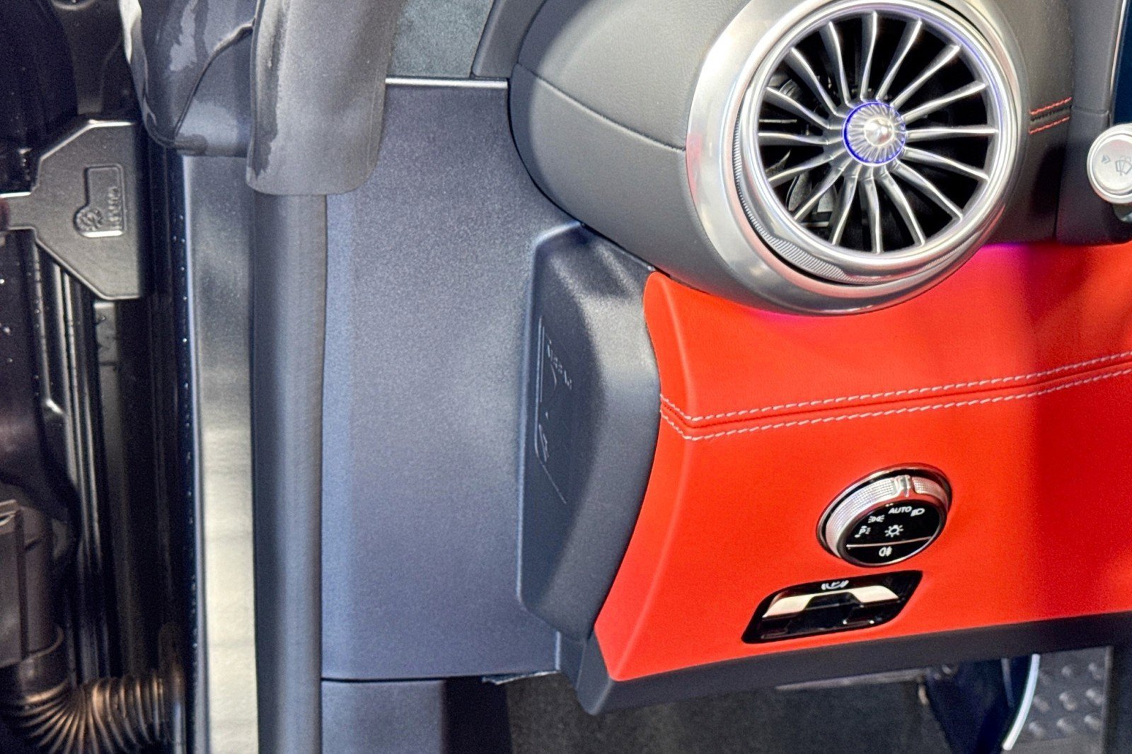 New 2026 Mercedes-Benz SL 63 AMG S e Performance 4MATIC image 10