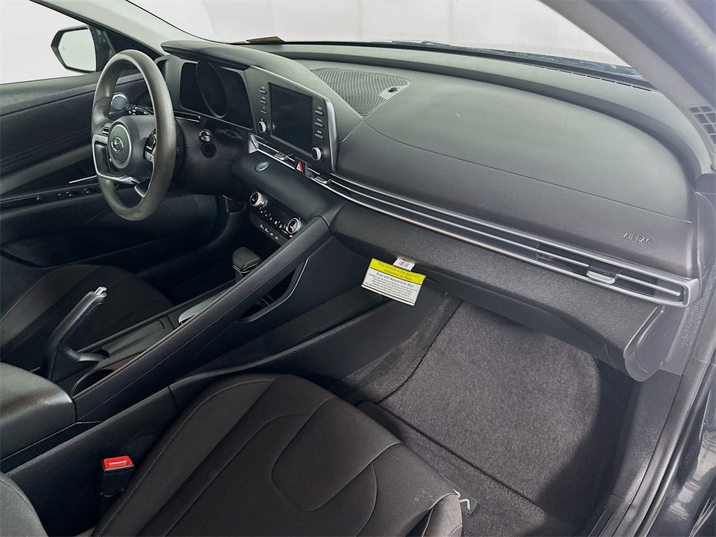Used 2021 Hyundai Elantra SEL image 29
