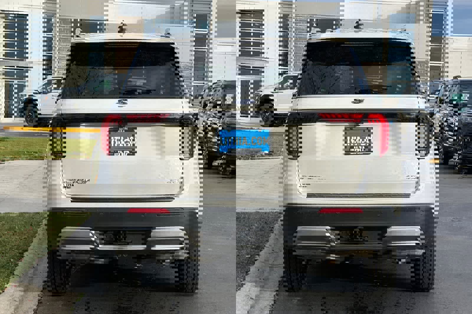 Certified 2025 Ford Explorer Platinum image 7