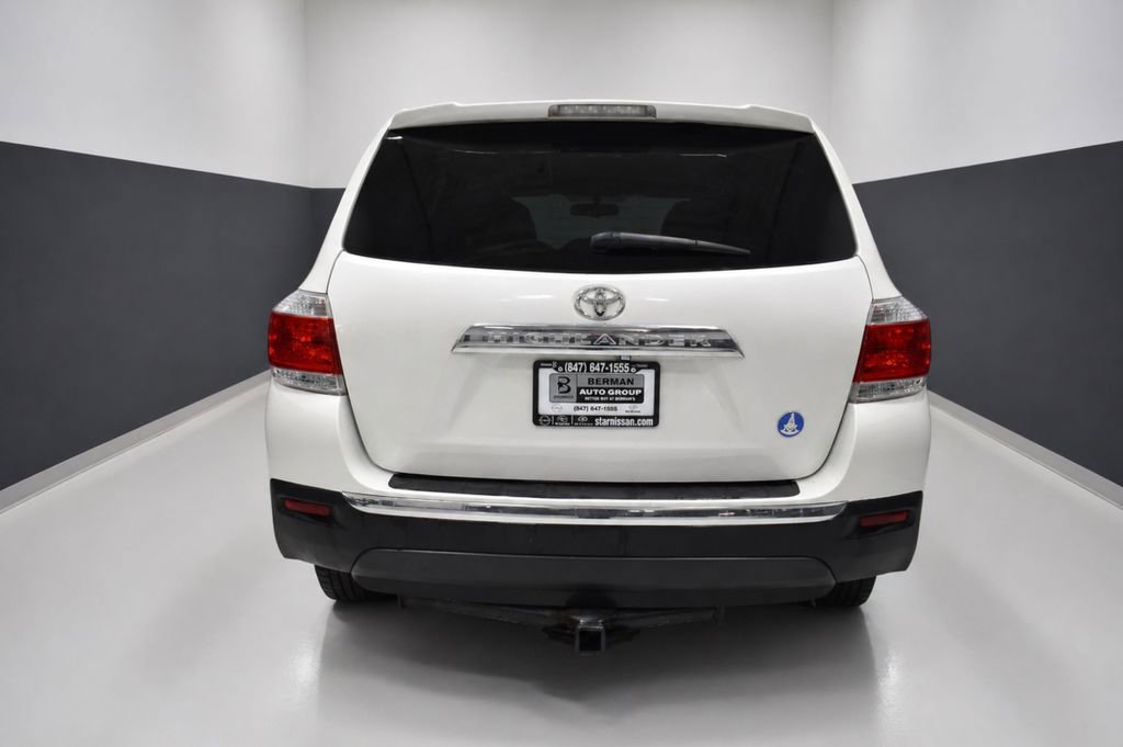 Used 2012 Toyota Highlander FWD w/ Cold Weather Pkg image 9