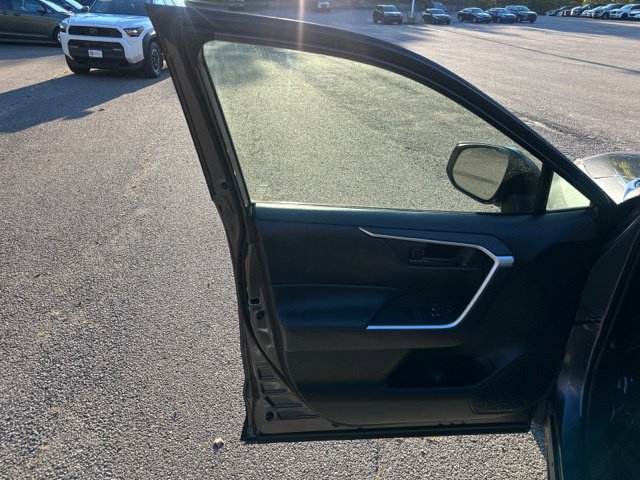 Used 2019 Toyota RAV4 LE w/ All Weather Liner Package AWD/4WD image 23