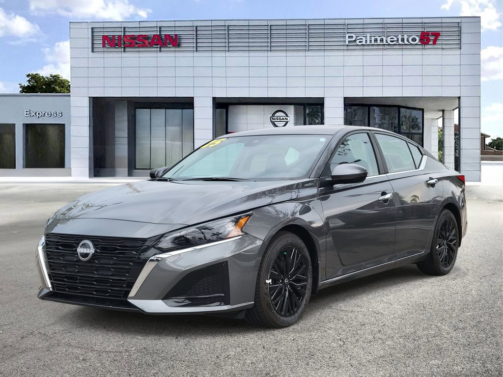 Used 2025 Nissan Altima 2.5 SV w/ SV Special Edition Package image 3