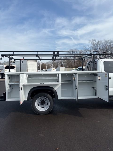 New 2026 Ford F550 4x4 Crew Cab image 16