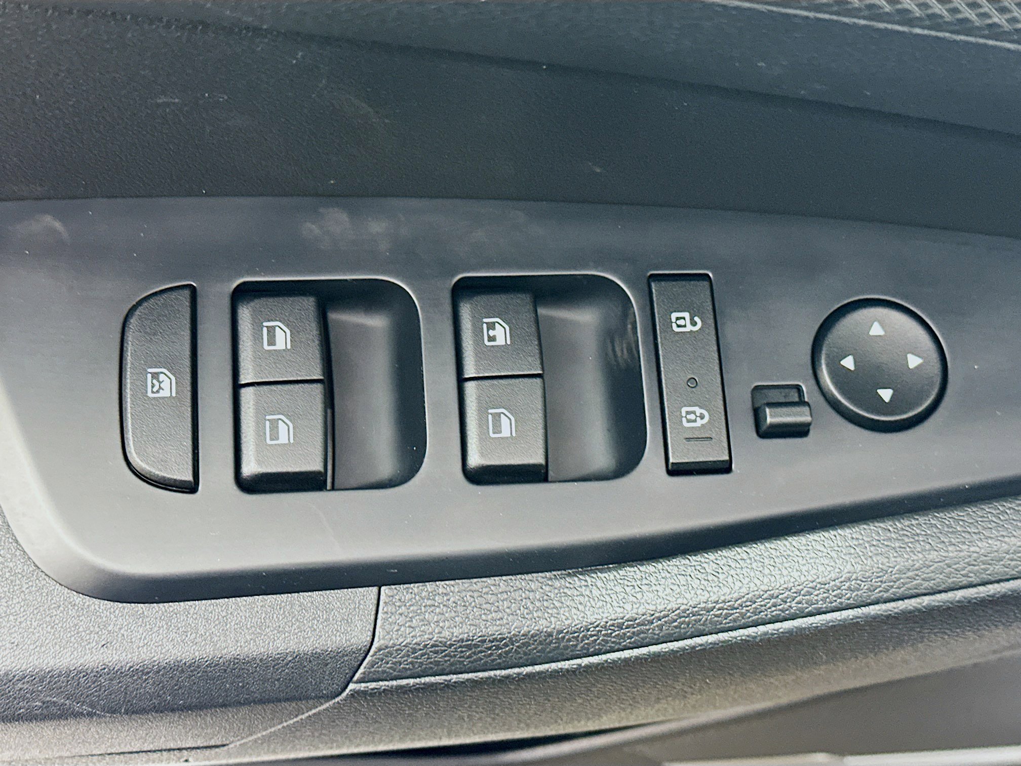 Used 2024 Kia Sportage LX image 15