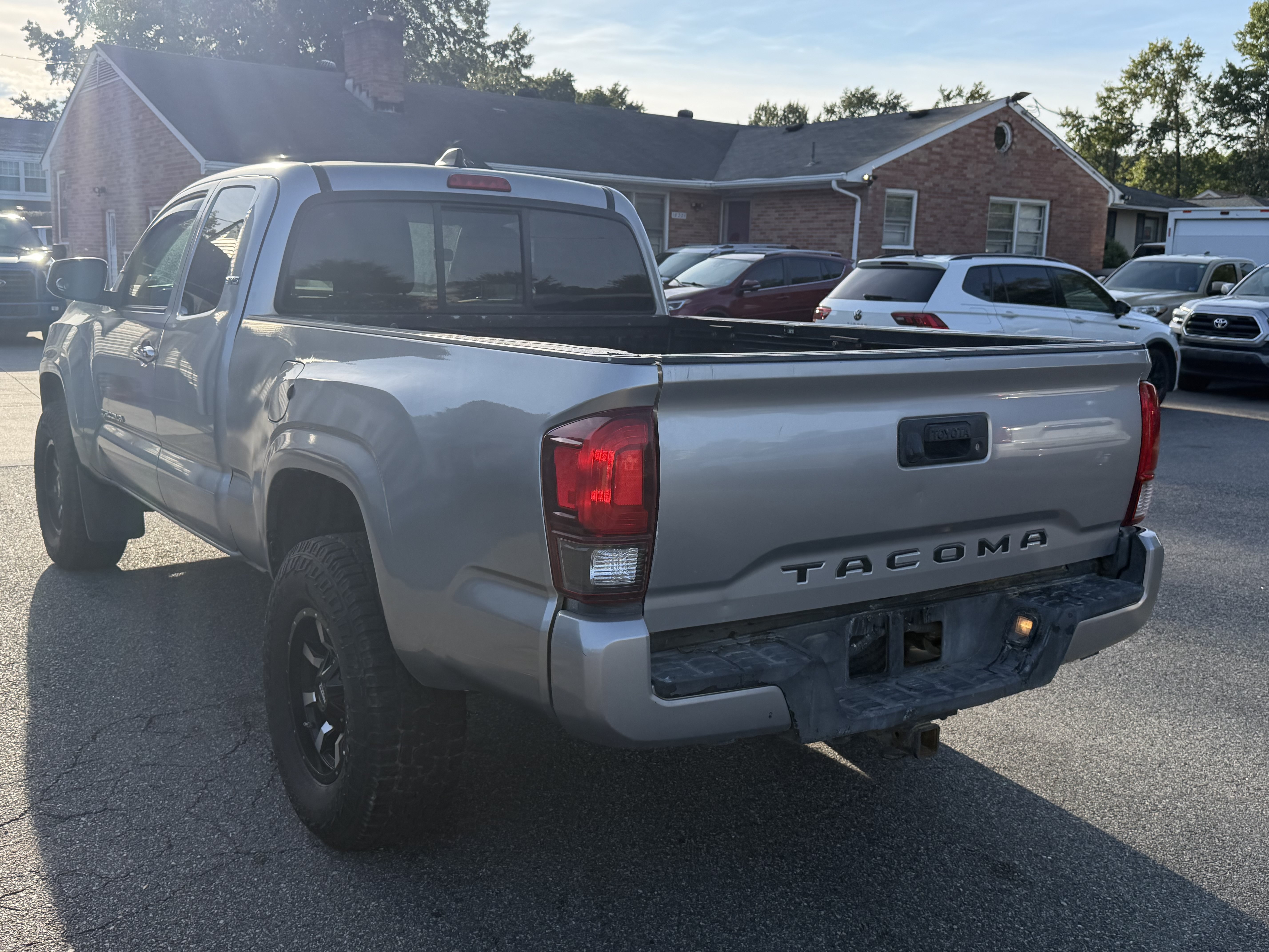 Used 2021 Toyota Tacoma SR w/ SR Convenience Package RWD image 8