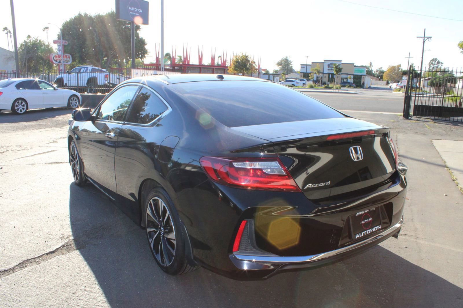 Used 2017 Honda Accord EX-L image 14